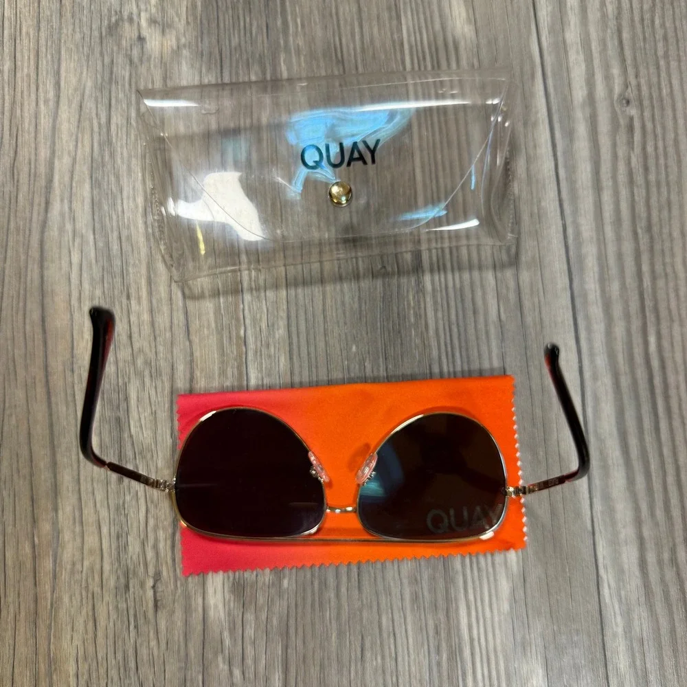 Quay Australia High Key Polarized Aviator Sunglasses Gold Black Fade 126